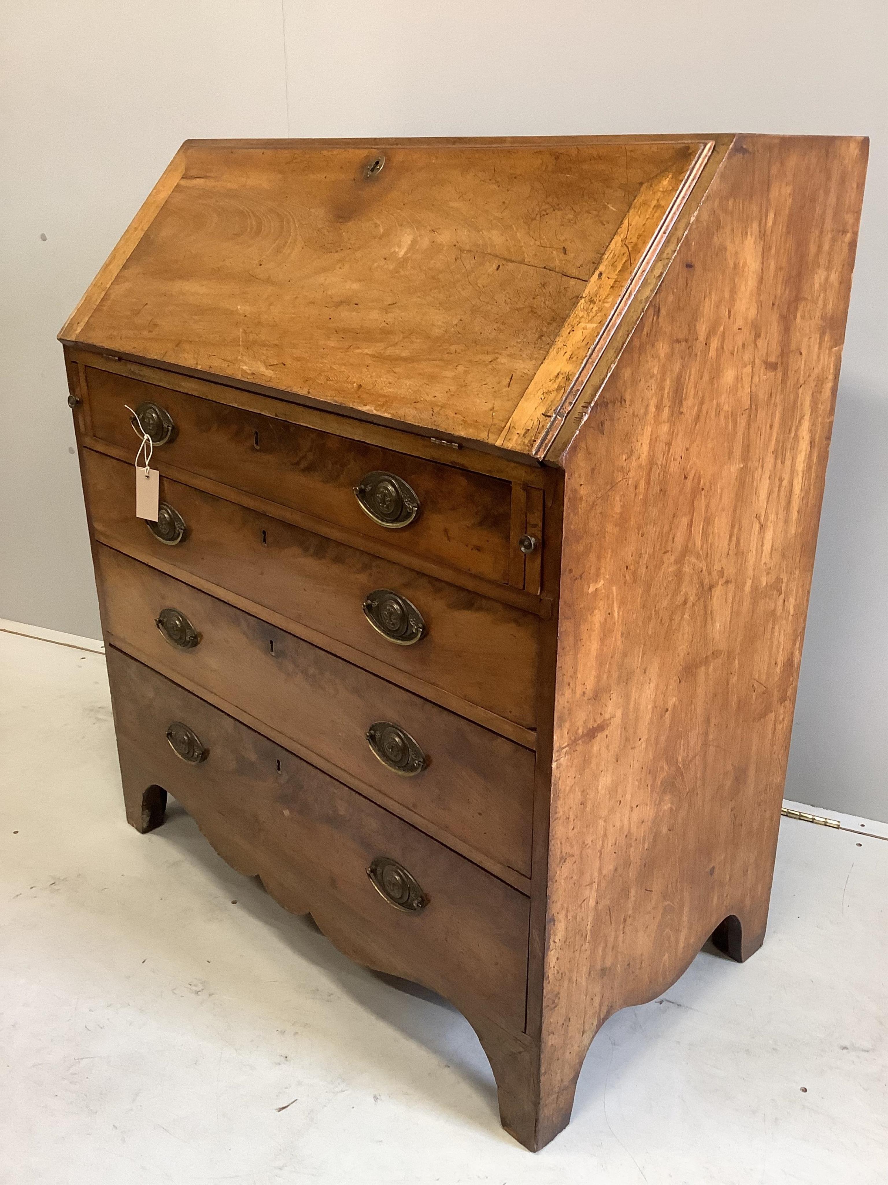 A Georgian walnut bureau, width 92cm, depth 51cm, height 107cm